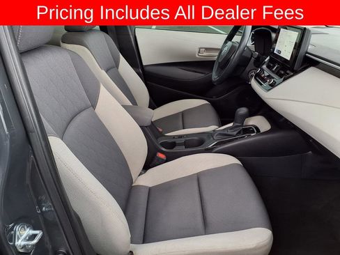 Used 2025 Toyota Corolla LE FWD image 12