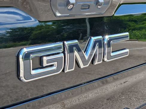 Used 2023 GMC Sierra 1500 Denali Ultimate AWD/4WD image 11