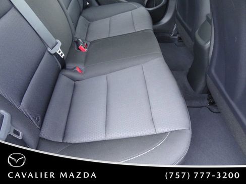 Used 2018 Hyundai Elantra SE FWD image 13