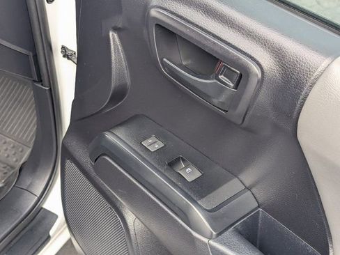 Used 2020 Toyota Tacoma SR image 34