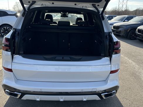 Used 2026 BMW X5 xDrive50e w/ M Sport Package AWD/4WD image 31