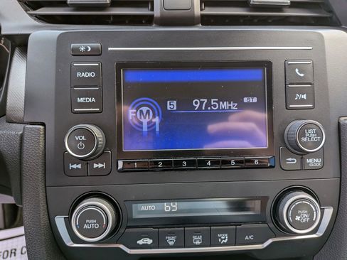 Used 2019 Honda Civic LX image 32