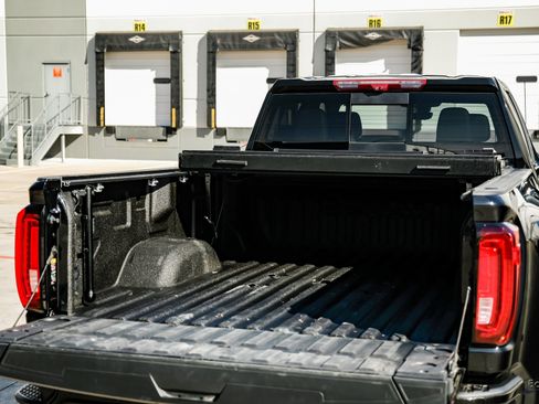 Used 2022 GMC Sierra 3500 Denali w/ Technology Package image 97