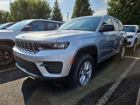 New 2025 Jeep Grand Cherokee Laredo X w/ Luxury Tech Group I image 1