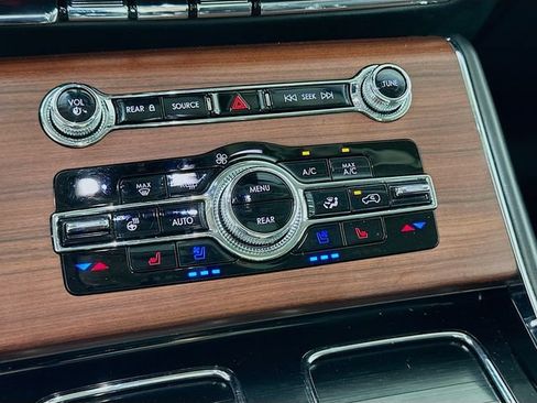 Certified 2023 Lincoln Aviator Reserve w/ Elements Package Plus AWD/4WD image 19