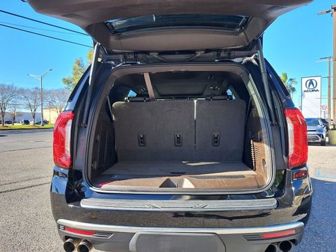 Used 2021 GMC Yukon Denali w/ Denali Premium Package image 28