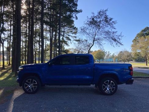 Used 2023 Chevrolet Colorado Z71 w/ Z71 Convenience Package 2 image 6