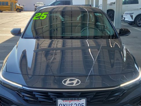 Certified 2025 Hyundai Elantra Sport FWD image 29