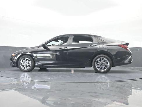 Used 2024 Hyundai Elantra SEL image 58