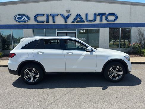 Used 2022 Mercedes-Benz GLC 300 4MATIC image 3