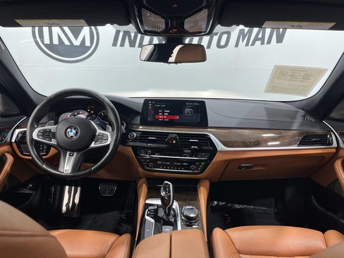 Used 2018 BMW M550i xDrive AWD/4WD image 19