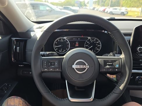 New 2025 Nissan Pathfinder SV image 20