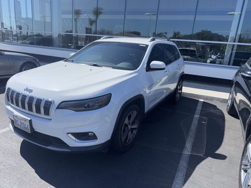 Used 2020 Jeep Cherokee Limited image 3