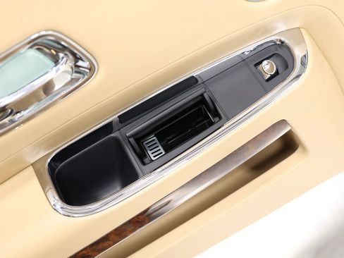 Used 2010 Rolls-Royce Ghost RWD image 50