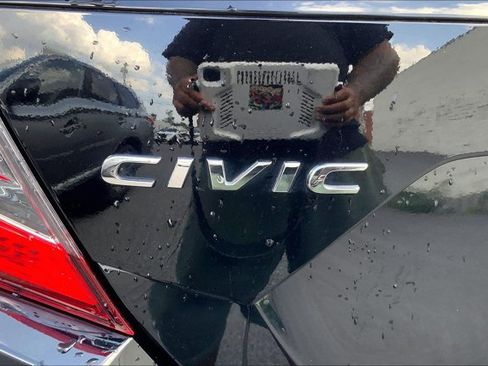 Used 2019 Honda Civic Sport image 7