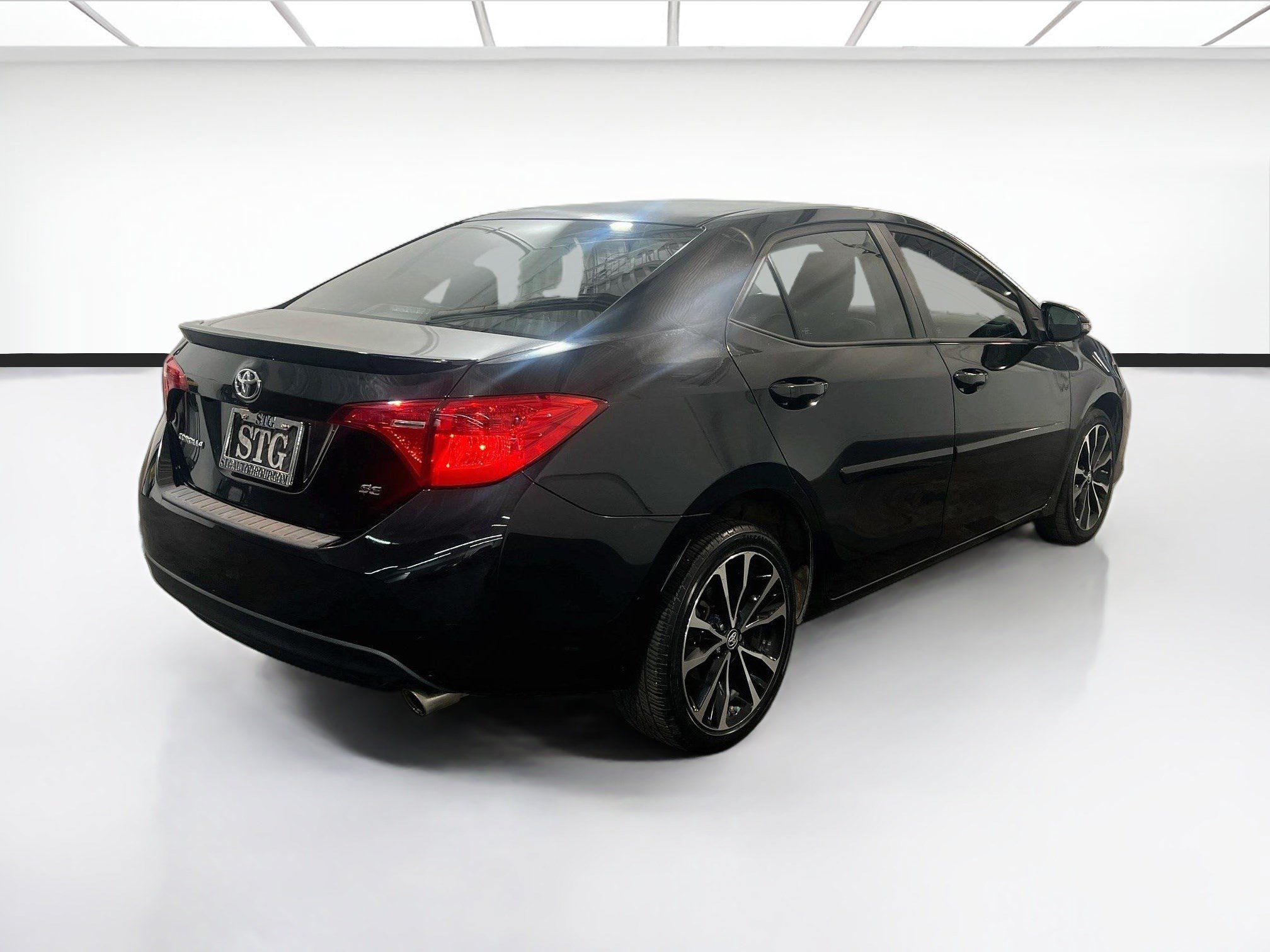 Used 2018 Toyota Corolla SE FWD image 4
