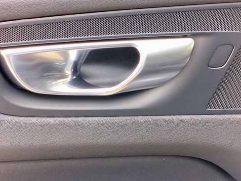 New 2026 Volvo XC60 B5 Ultra w/ Climate Package PRO AWD/4WD image 19