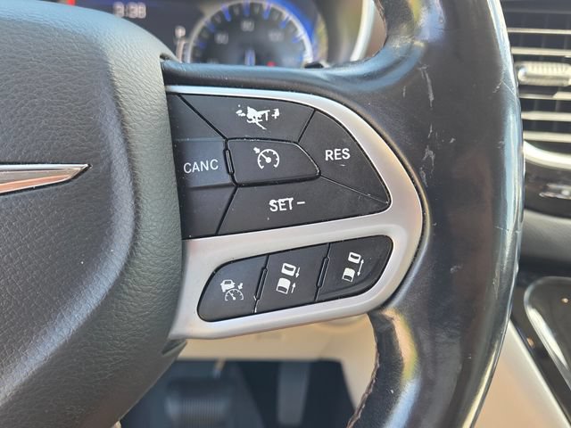 Used 2017 Chrysler Pacifica Touring-L Plus w/ Advanced Safetytec Group FWD image 29