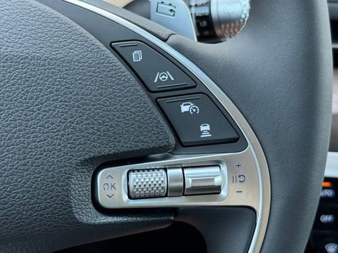 Used 2024 Genesis G80 image 25