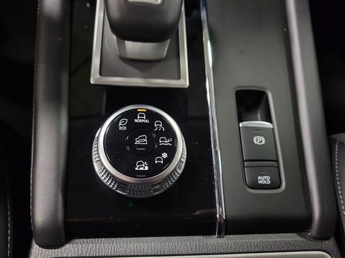 Used 2024 Mitsubishi Outlander SE AWD/4WD image 16