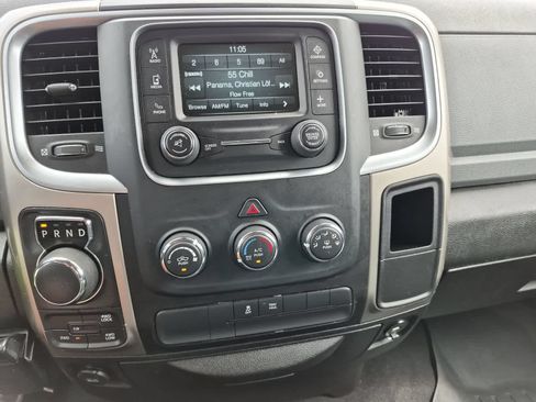 Used 2019 RAM 1500 Classic SLT AWD/4WD image 28