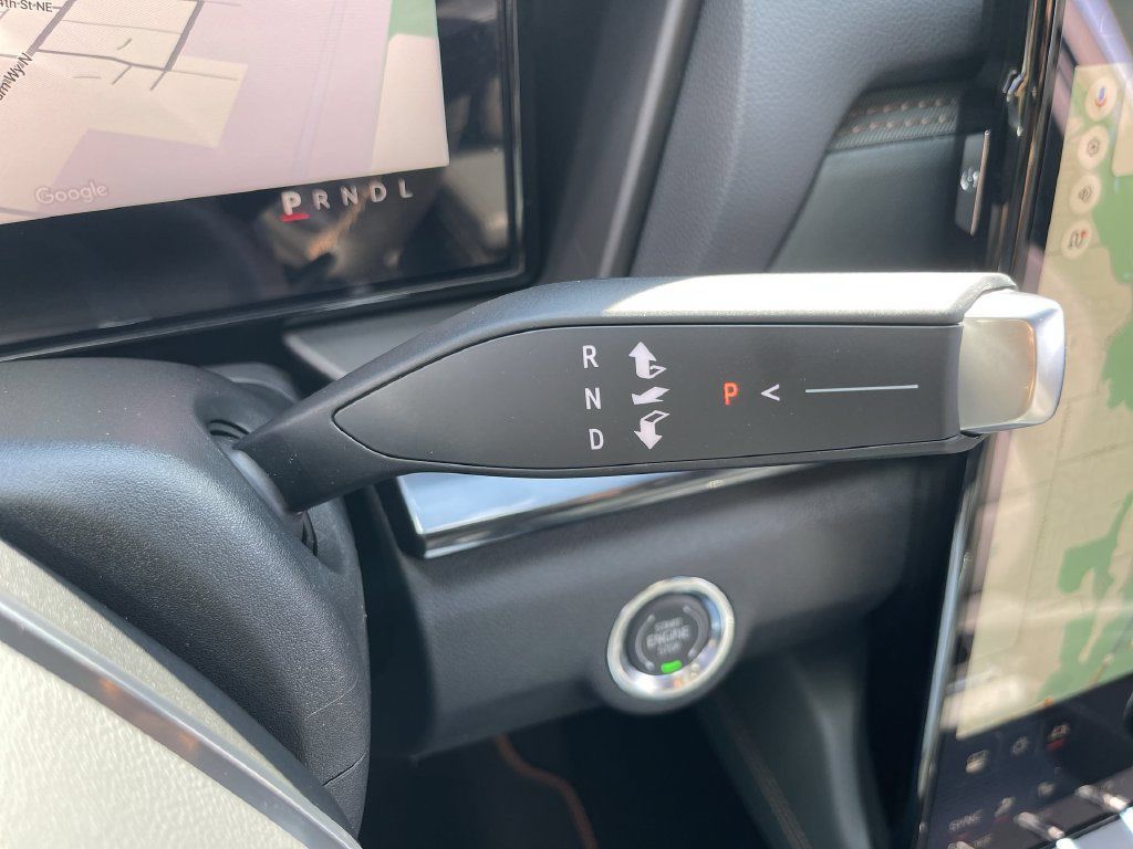 New 2027 GMC Terrain AT4 w/ Technology Package II AWD/4WD image 16