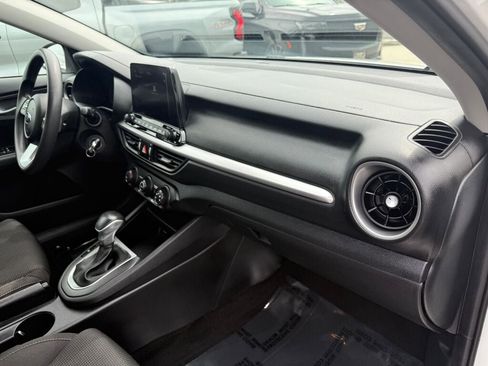 Used 2020 Kia Forte LXS FWD image 29
