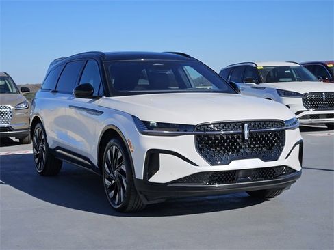 New 2026 Lincoln Nautilus Reserve w/ Jet Appearance Package image 3