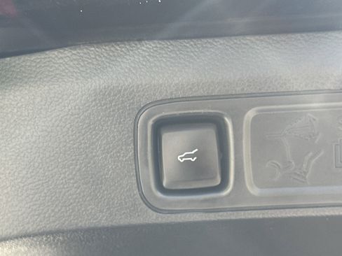 Used 2024 Ford Expedition Max XLT image 19