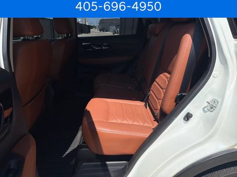 Used 2018 Nissan Rogue SL w/ Premium Package FWD image 23