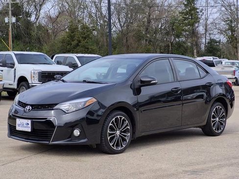 Used 2015 Toyota Corolla S image 3