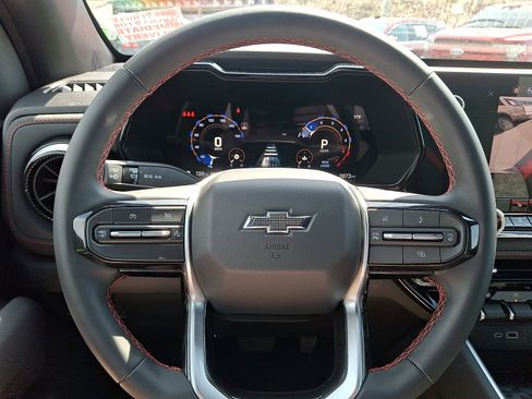 Used 2024 Chevrolet Colorado Z71 w/ Z71 Convenience Package 2 image 19