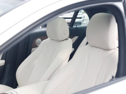 Used 2023 Mercedes-Benz E 450 4MATIC Sedan image 9