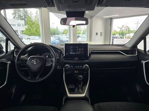 Used 2025 Toyota RAV4 XLE AWD/4WD image 34