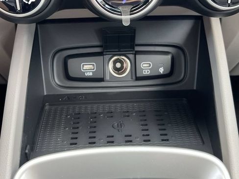 New 2026 Hyundai Venue SEL FWD image 17