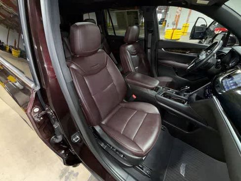 Used 2021 Cadillac XT6 Premium Luxury AWD/4WD image 16