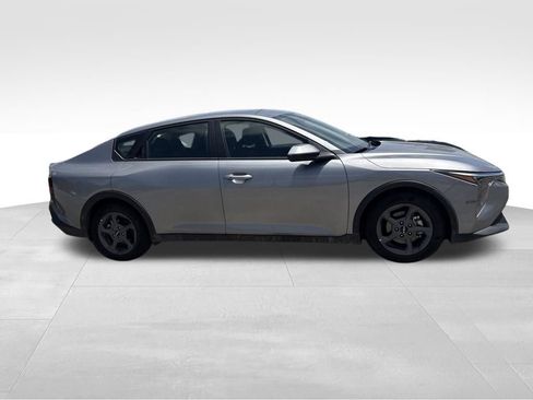 Certified 2025 Kia K4 FWD image 15