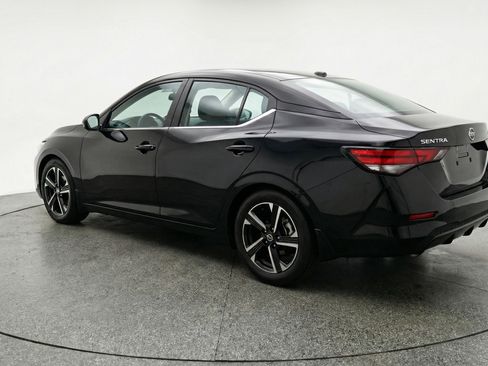 Used 2025 Nissan Sentra SV image 6