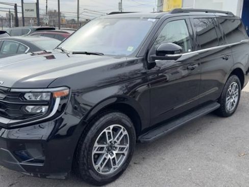 Certified 2025 Ford Expedition Active AWD/4WD image 1