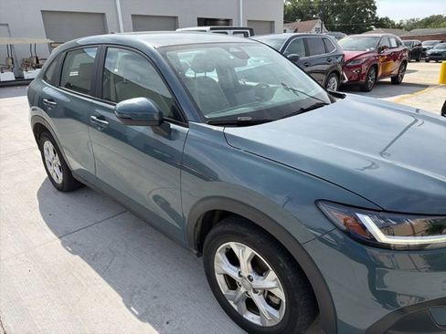 Certified 2023 Honda HR-V LX image 4