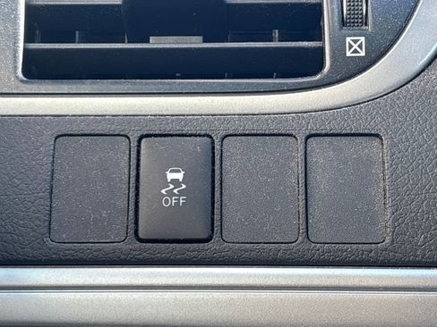 Used 2012 Toyota Camry LE image 23