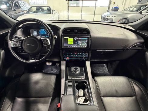Used 2018 Jaguar F-PACE R-Sport AWD/4WD image 2