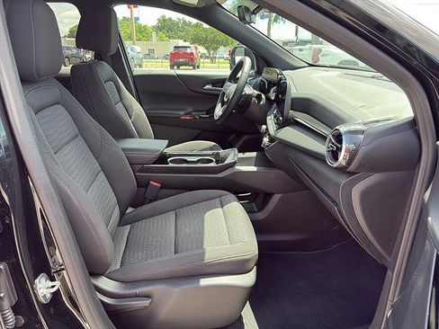 Used 2025 Chevrolet Equinox LT w/ Safety and Technology Package AWD/4WD image 15