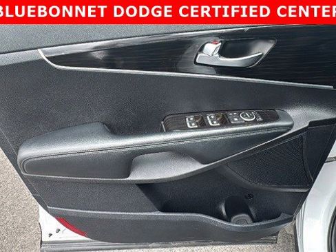 Used 2019 Kia Sorento LX w/ LX Convenience Package image 11