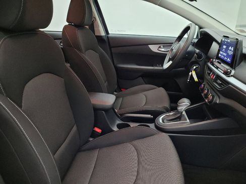 Used 2022 Kia Forte LXS image 21