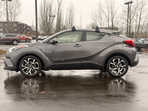 Used 2019 Toyota C-HR XLE image 4