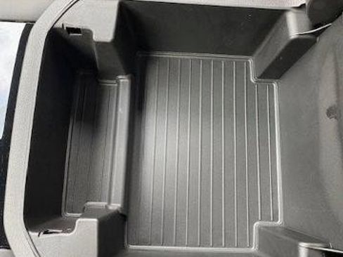 New 2026 GMC Yukon XL Elevation image 25