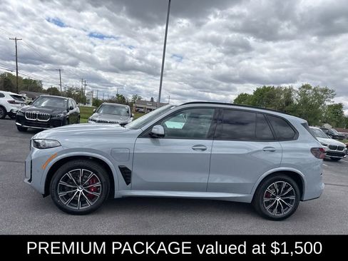 New 2026 BMW X5 xDrive50e w/ M Sport Package AWD/4WD image 4