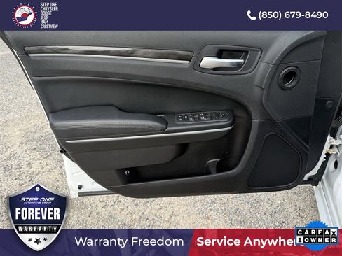 Used 2022 Chrysler 300 Touring image 18