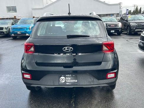 Used 2025 Hyundai Venue SEL FWD image 10
